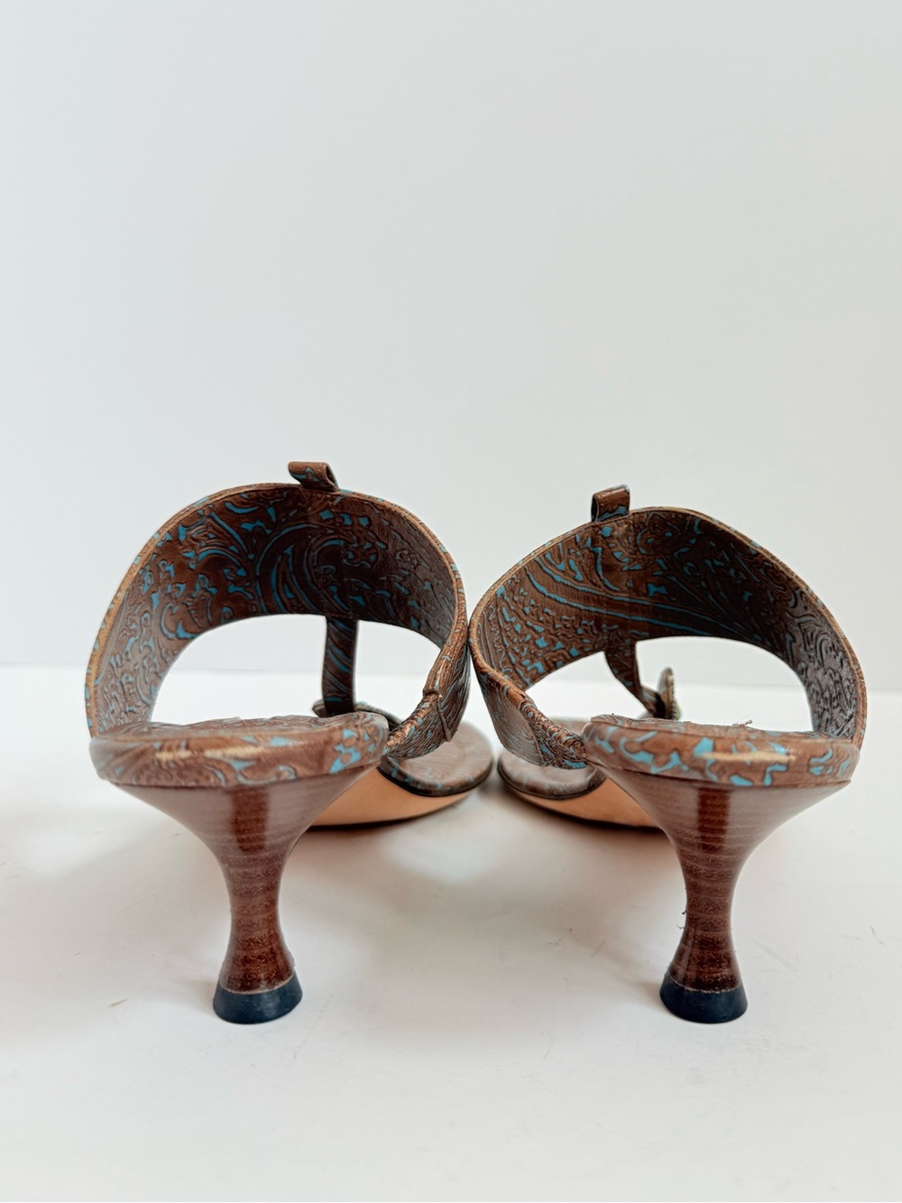 Vintage Manolo Blahnik Turce Paisley Embossed Leather Thong Mule Sandals 37.5 - Picture 5 of 8